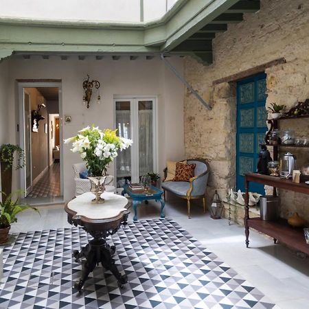 Casa Portus Gaditanus S XVIII Patio Andaluz Эль-Пуэрто-де-Санта-Мария Номер фото